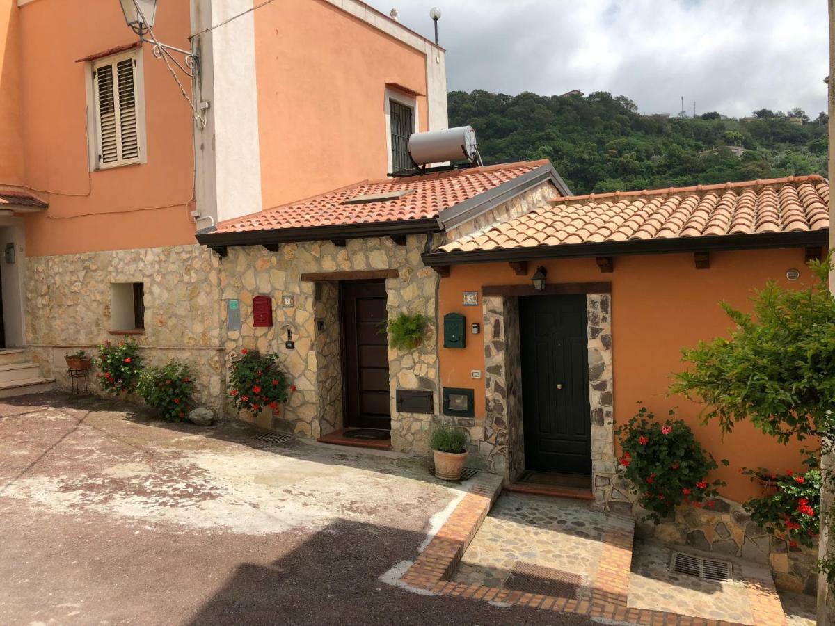 La Casetta Di Elena Lamezia Terme Exteriör bild